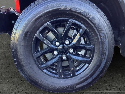 Used 2023 Jeep Gladiator Sport image 14