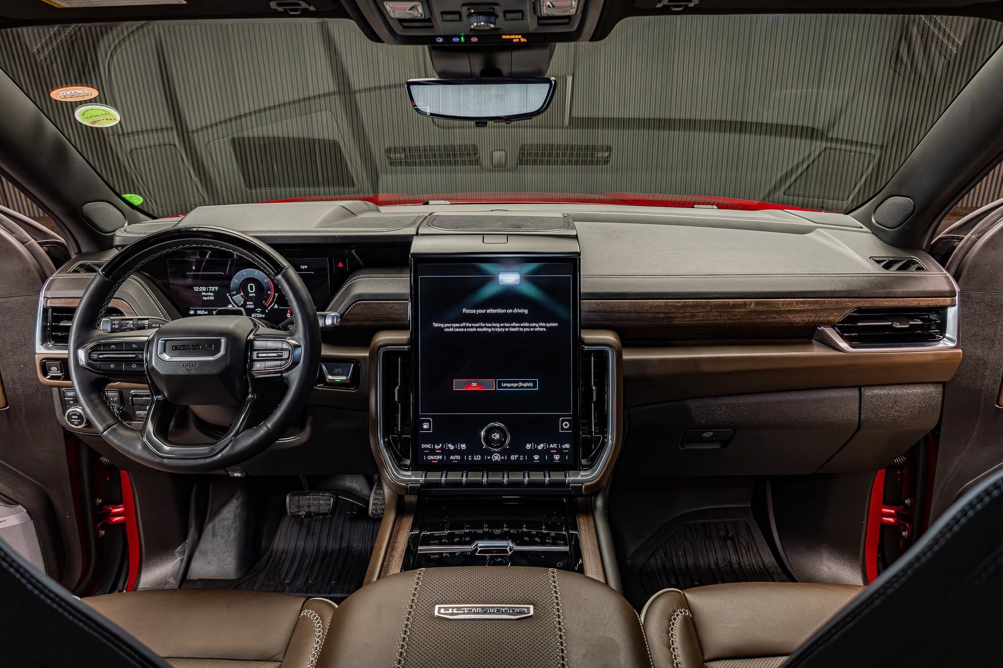Used 2025 GMC Yukon Denali Ultimate AWD/4WD image 15