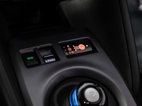 Used 2023 Nissan Leaf S image 28