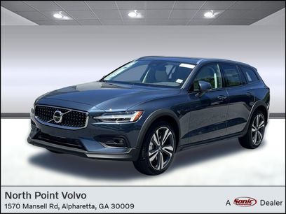 New 2026 Volvo V60 B5 Cross Country Plus w/ Protection Package Premier