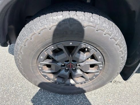 Used 2022 Nissan Frontier PRO-4X w/ Pro-4X Premium Package AWD/4WD image 13