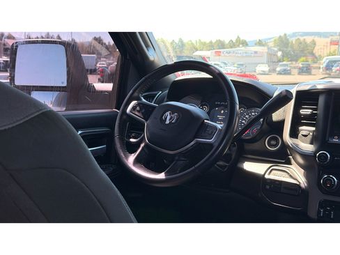 Used 2024 RAM 2500 Big Horn AWD/4WD image 15