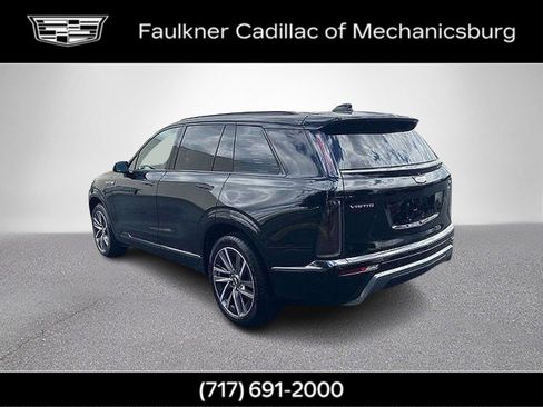 Certified 2026 Cadillac Vistiq Sport w/ LPO, Floor Liner Package AWD/4WD image 7