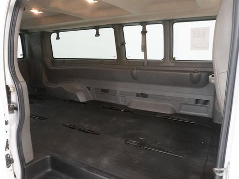 Used 2022 Chevrolet Express 3500 LS RWD image 10