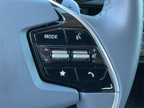Certified 2025 Kia Niro EX Touring image 23