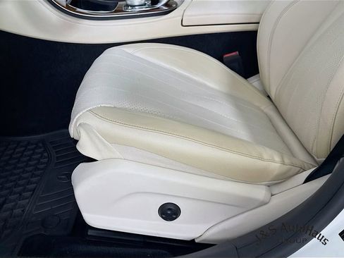 Used 2019 Mercedes-Benz E 300 E 300 image 25