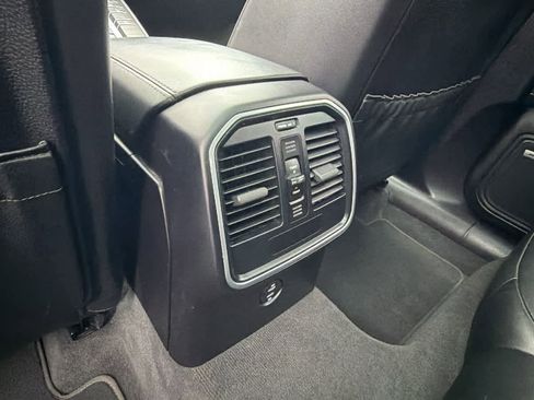 Used 2021 Porsche Macan w/ Premium Package image 25