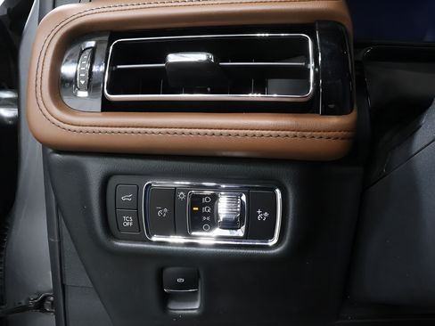 Used 2023 Lincoln Nautilus Reserve w/ Equipment Group 201A AWD/4WD image 20