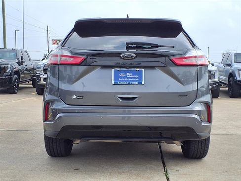 Certified 2022 Ford Edge SE w/ Black Appearance Package image 6