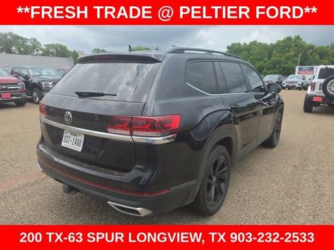 Used 2023 Volkswagen Atlas SE w/ Black Wheel Package FWD image 11