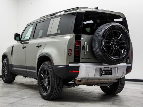 Used 2025 Land Rover Defender 110 S image 11