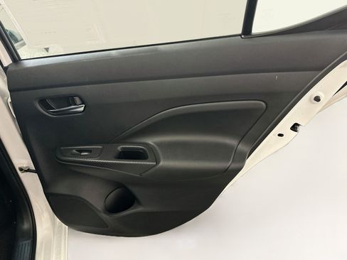 Used 2025 Nissan Versa SV FWD image 30