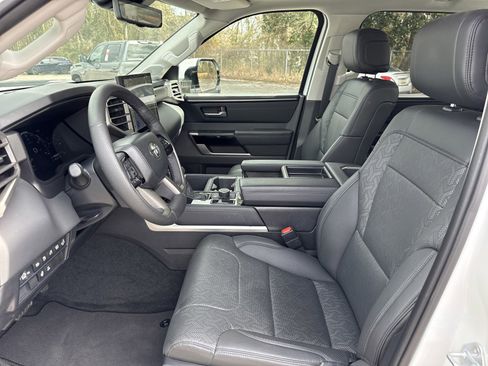 Used 2024 Toyota Tundra Limited image 11