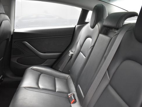 Used 2018 Tesla Model 3 Long Range image 8
