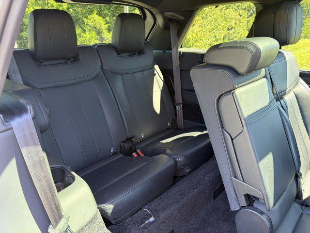 Used 2023 Land Rover Range Rover Long Wheelbase SE AWD/4WD image 25