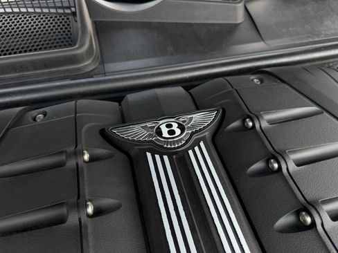 Used 2018 Bentley Bentayga AWD/4WD image 60