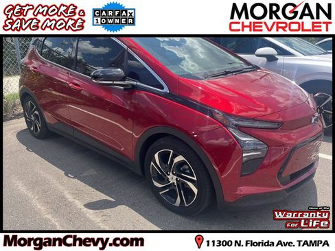 Used 2023 Chevrolet Bolt LT w/ Infotainment Package FWD image 1