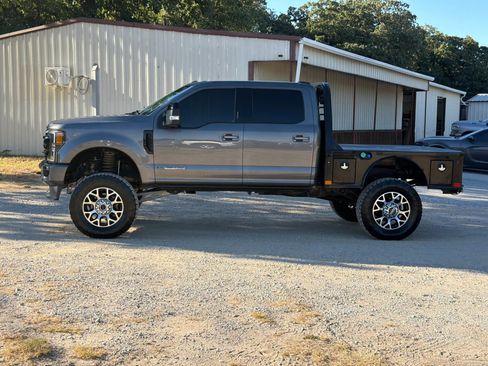 Used 2021 Ford F250 Lariat AWD/4WD image 4