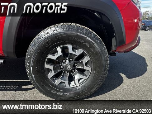 Used 2019 Toyota Tacoma TRD Off-Road image 9