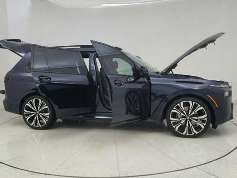 Used 2024 BMW X7 xDrive40i w/ M Sport Package image 75