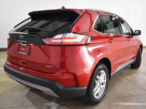 Used 2022 Ford Edge SEL w/ Convenience Package image 9