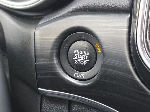 Used 2020 Jeep Grand Cherokee Limited AWD/4WD image 9