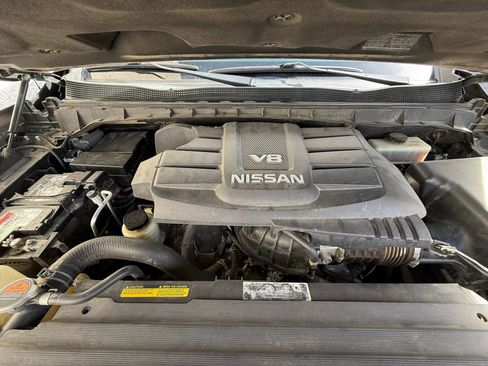 Used 2018 Nissan Titan SV w/ SV Convenience Package RWD image 20