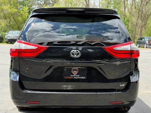 Used 2015 Toyota Sienna L FWD image 5
