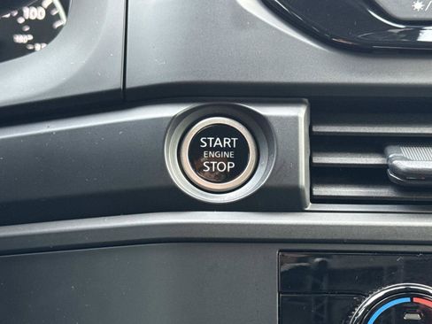 Used 2024 Nissan Pathfinder S image 13