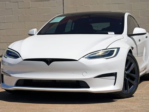 Used 2021 Tesla Model S Plaid image 3