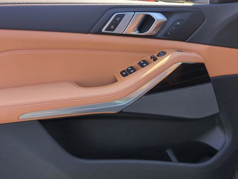 Used 2026 BMW X5 sDrive40i image 14