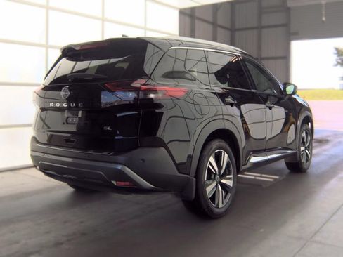 Used 2023 Nissan Rogue SL FWD image 3