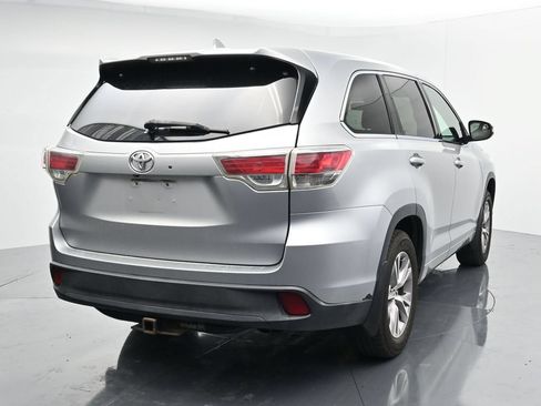 Used 2016 Toyota Highlander Plus AWD/4WD image 6