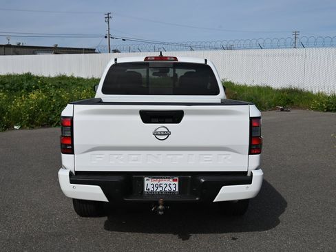 Used 2023 Nissan Frontier SV w/ Technology Package image 5