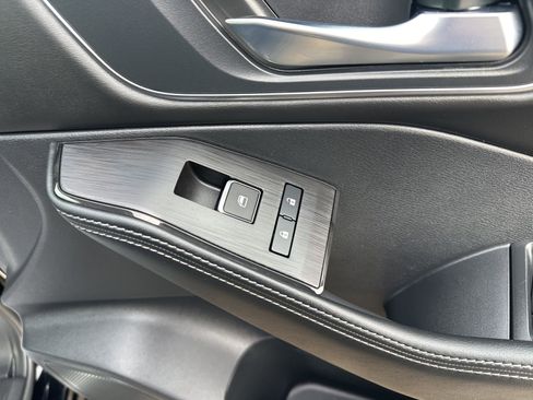 Used 2024 Nissan Rogue Platinum image 38