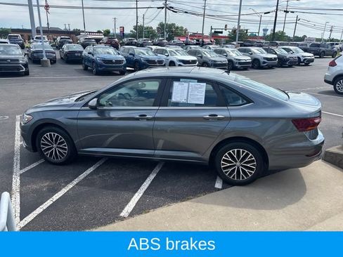 Used 2019 Volkswagen Jetta SE FWD image 6