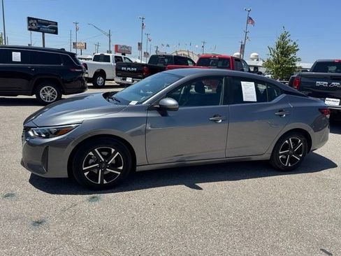 Used 2025 Nissan Sentra SV FWD image 3