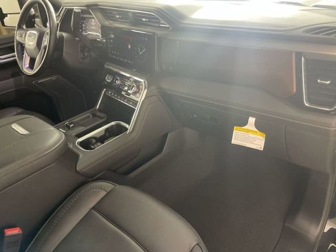 Used 2025 GMC Sierra 3500 Denali w/ Denali Reserve Package image 29