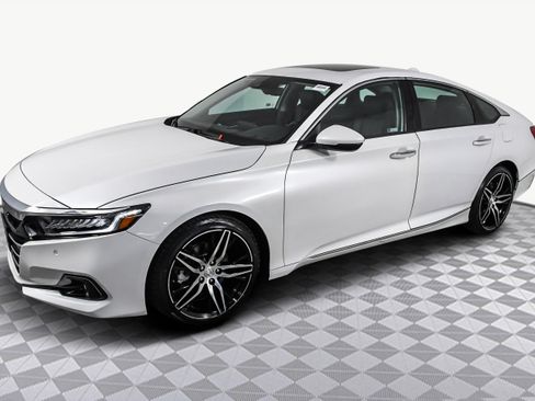 Used 2022 Honda Accord Touring image 4