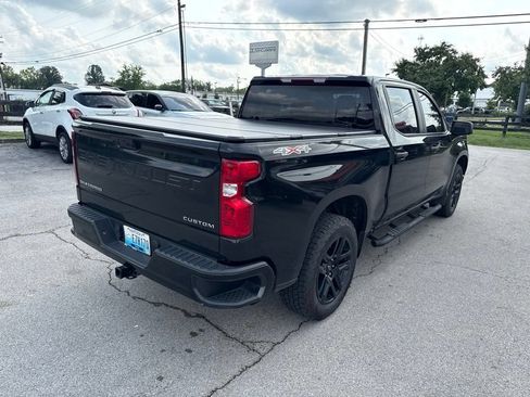 Used 2023 Chevrolet Silverado 1500 Custom AWD/4WD image 3