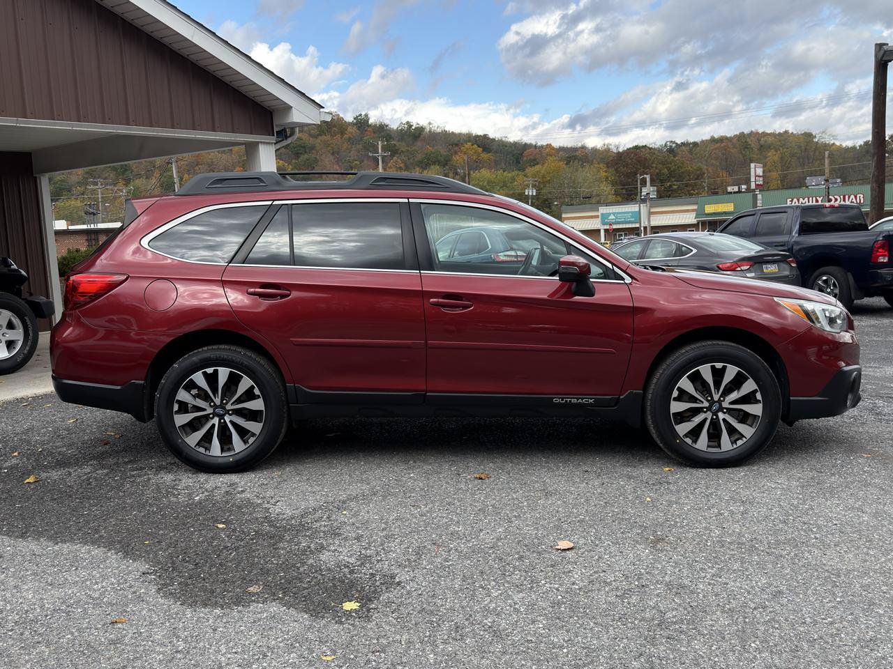 Used 2016 Subaru Outback 2.5i Limited AWD/4WD image 8