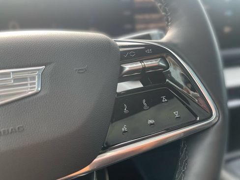 Certified 2025 Cadillac Optiq Sport 2 w/ LPO, Floor Liner Package AWD/4WD image 22