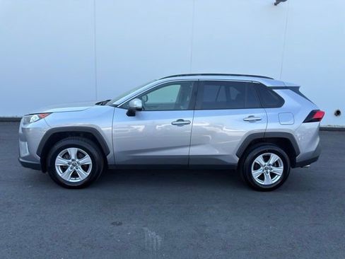Used 2019 Toyota RAV4 XLE w/ Convenience Package AWD/4WD image 8