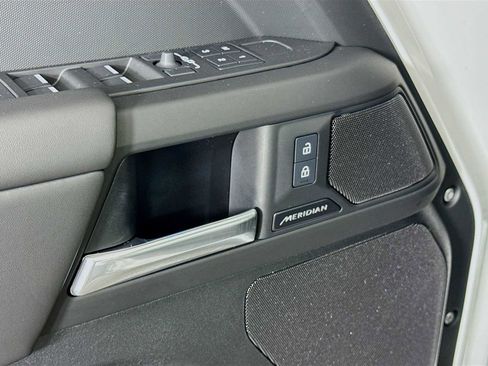 Used 2025 Land Rover Defender 110 S image 21