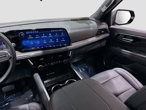 Certified 2025 Chevrolet Tahoe LT image 24