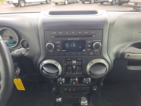 Used 2016 Jeep Wrangler Unlimited Sport w/ Quick Order Package 24S AWD/4WD image 16