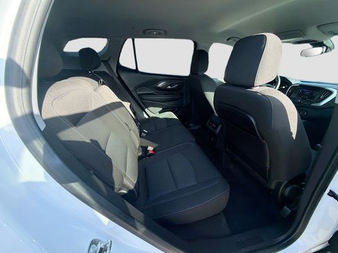 Used 2024 GMC Terrain SLE FWD image 28