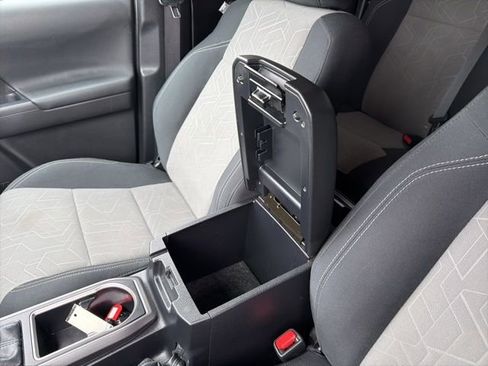 Used 2023 Toyota Tacoma TRD Sport image 21