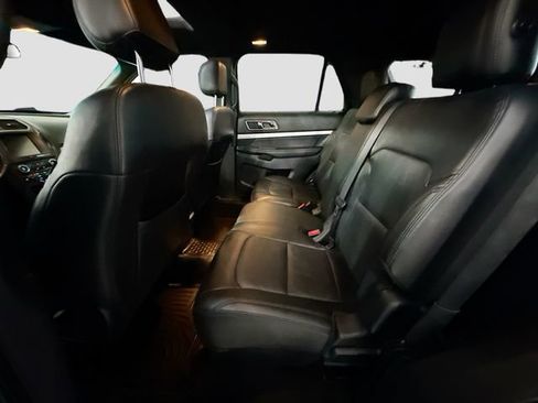 Used 2016 Ford Explorer XLT w/ Equipment Group 202A image 26