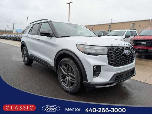 New 2026 Ford Explorer ST-Line w/ ST-Line Street Pack image 1
